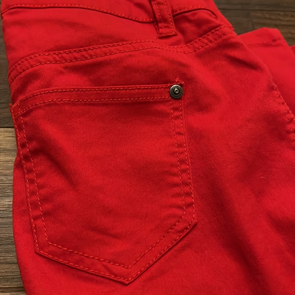Red pants - Picture 2 of 4